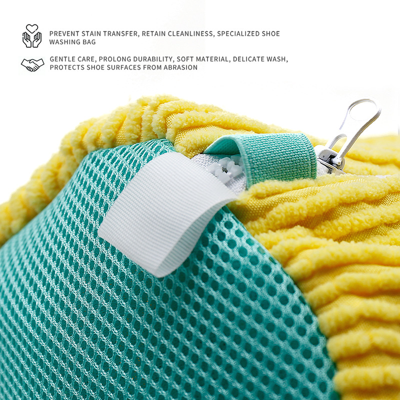 柔らかいブラシ付きの洗濯機用シューズ洗濯バッグ。型崩れしにく - Sneaker Cleaner のレビューと価格